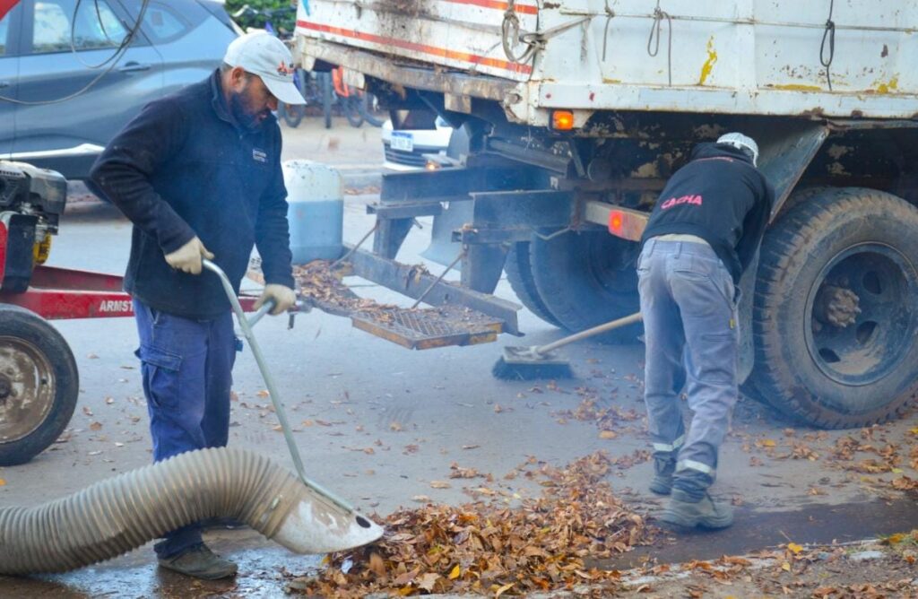 Operativo “limpieza de sumideros” para optimizar el escurrimiento