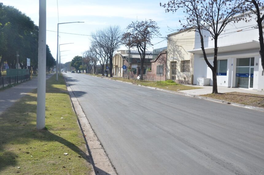 Los impuestos vuelven en obras: la Avenida 2 de Abril quedó habilitada al tránsito luego de la repavimentación encarada por el Municipio