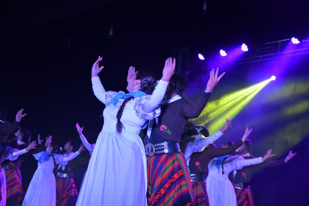 Gala artística en el Centro Cultural para celebrar el 212º Aniversario de la Revolución de Mayo