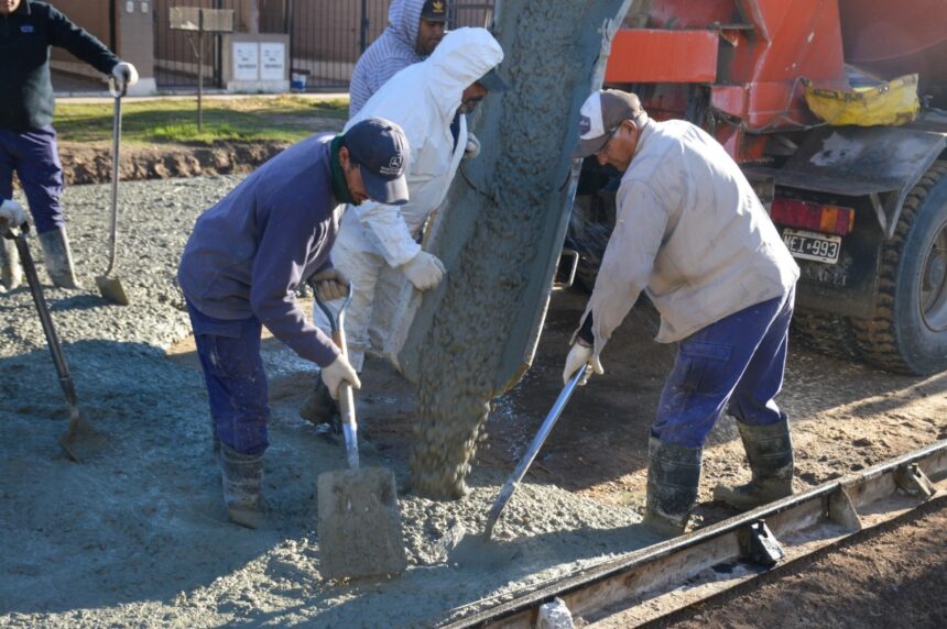 Nueva jornada de pavimentación municipal en los barrios de la ciudad