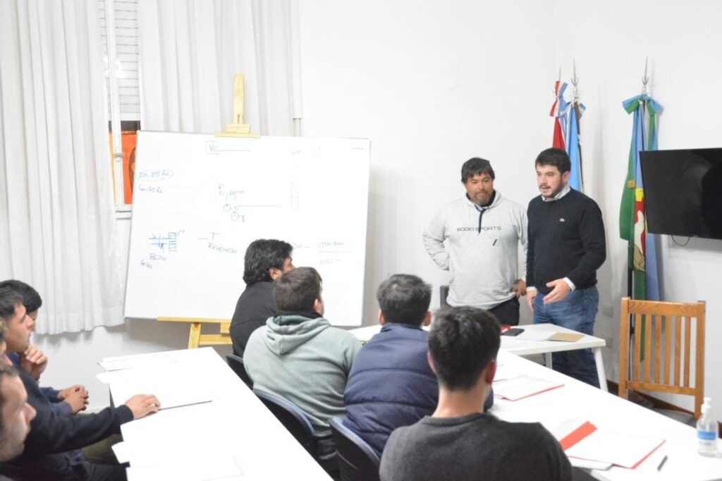 Conexión empleo: ya está en marcha el curso de manejo de torno dictado por el municipio