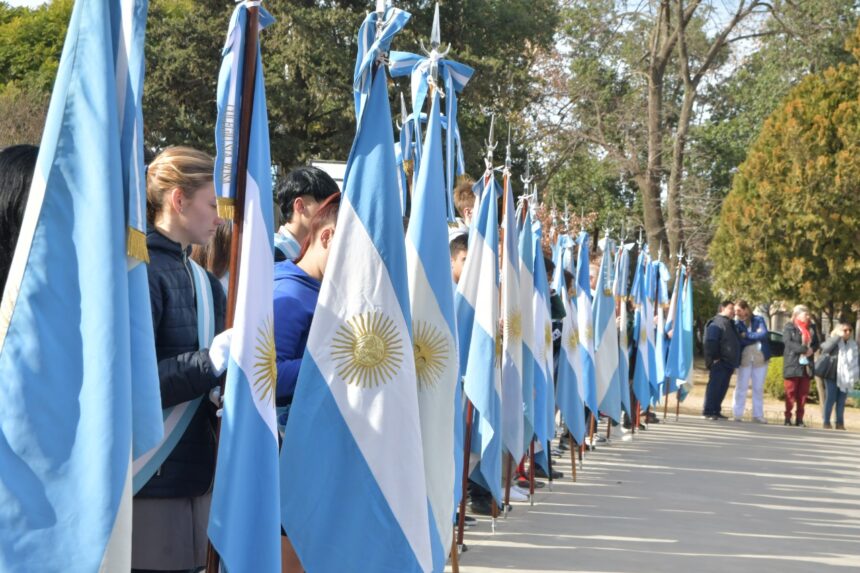 Venado Tuerto homenajeó a Belgrano en el Día de la Bandera, valorando la vigencia de su ideario