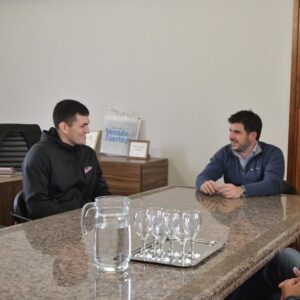 Chiarella recibió a Julián Santos, el deportista venadense integrante de Los Gladiadores Chiarella recibió a Julián Santos, el deportista venadense integrante de Los Gladiadores