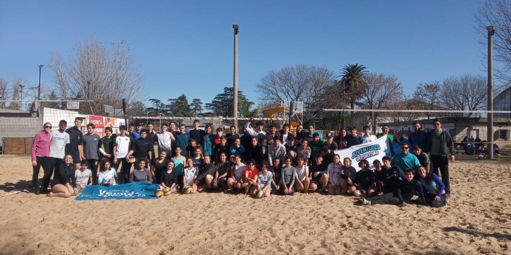 Alumnos del programa “Juventudes Deportivas” en preselección del Beach Vóley Santafesino