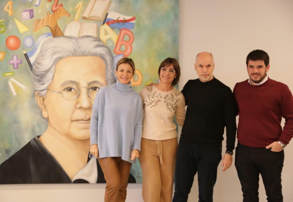 Una pintura de la venadense Laura Lorenzini fue elegida para homenajear a Vera Peñaloza