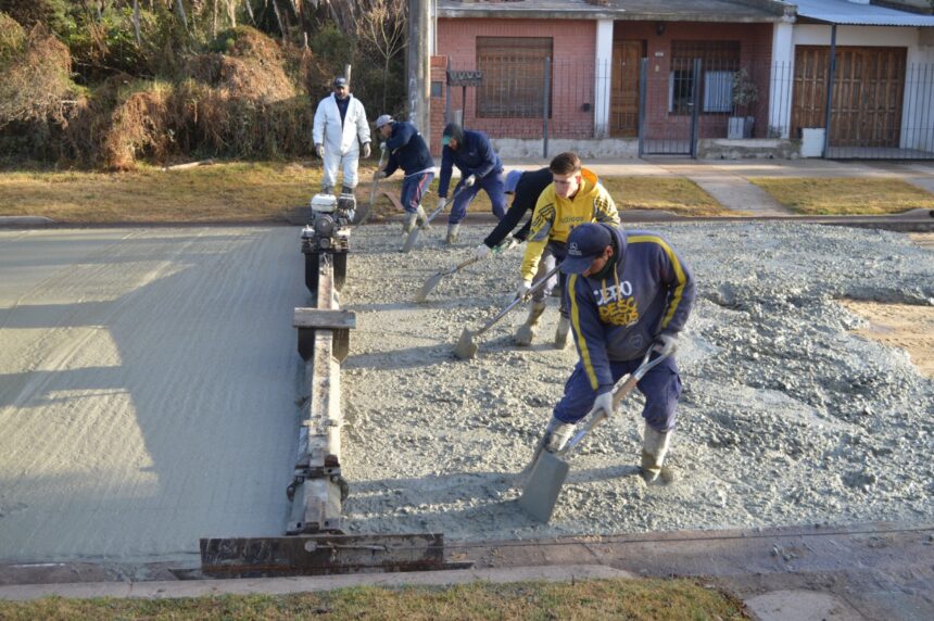 Los impuestos vuelven en obras: el Gobierno municipal sigue sumando cuadras de pavimento