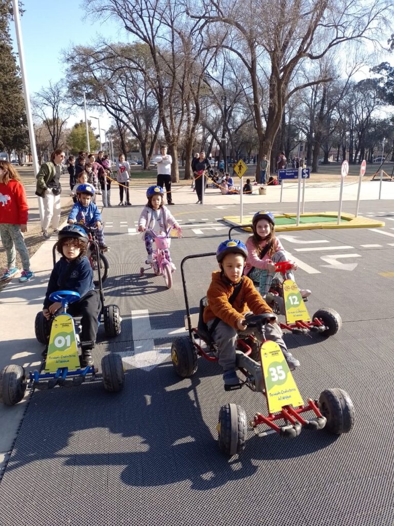 Educación Vial: niños de la ciudad aprendieron normas de tránsito a través de una actividad recreativa