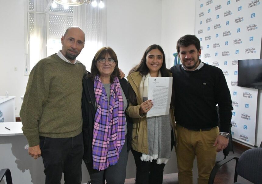 El intendente Chiarella encabezó la firma de boletos de compra-venta con beneficiarios de terrenos municipales