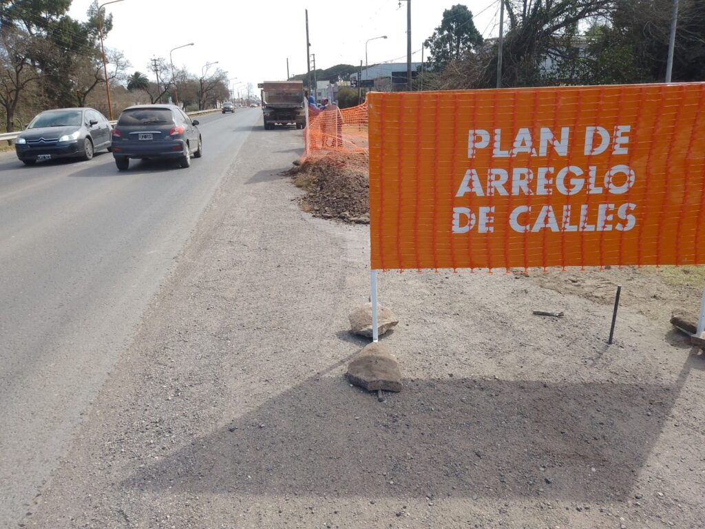 Redoblado esfuerzo del Gobierno municipal para avanzar con obras de pavimento