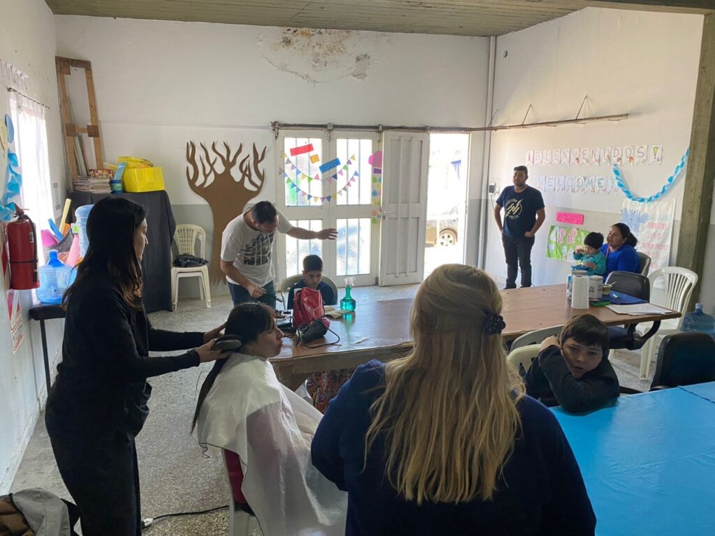 “Tijeras Solidarias” prestó sus servicios a vecinos del San José Obrero