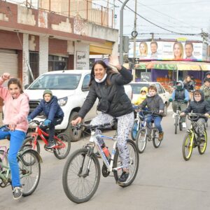 Importante convocatoria familiar en la bicicleteada para las infancias organizada por el Municipio
