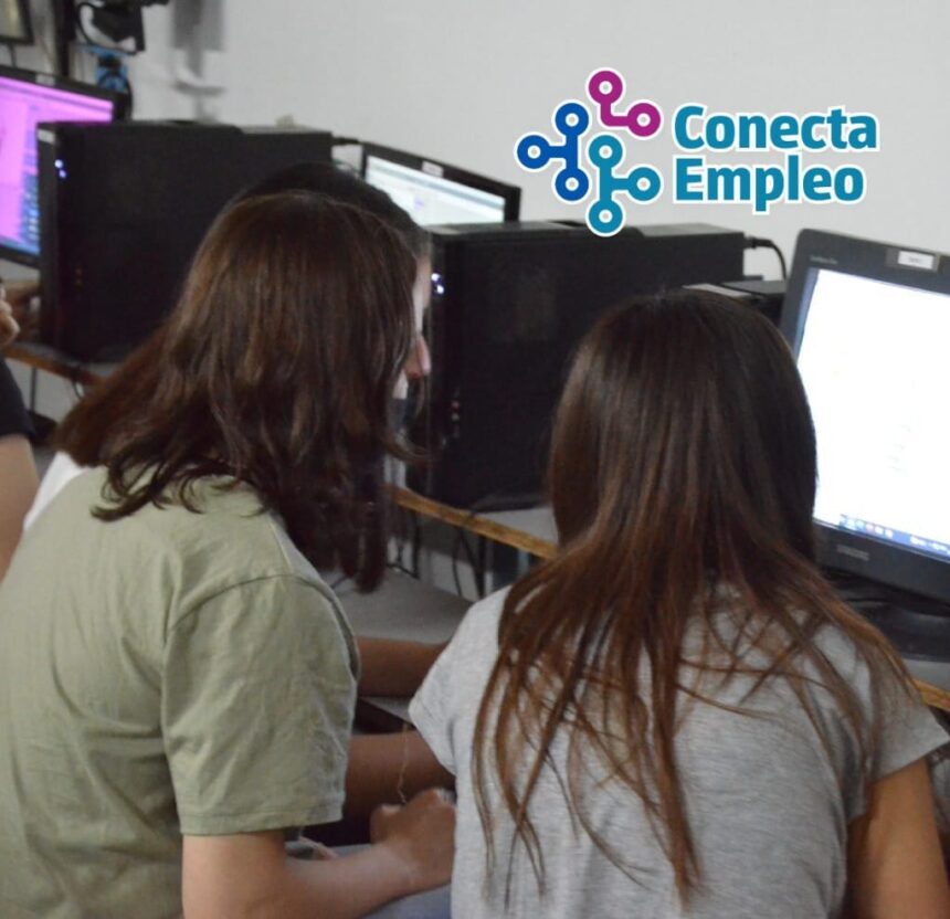 Capacitaciones: convocan a jóvenes mujeres de 12 a 18 años a aprender computación de manera gratuita