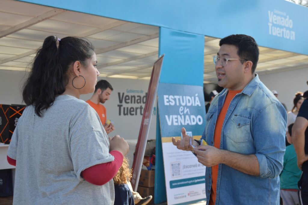 Juventudes interviene con distintos dispositivos en ExpoVenado 2022