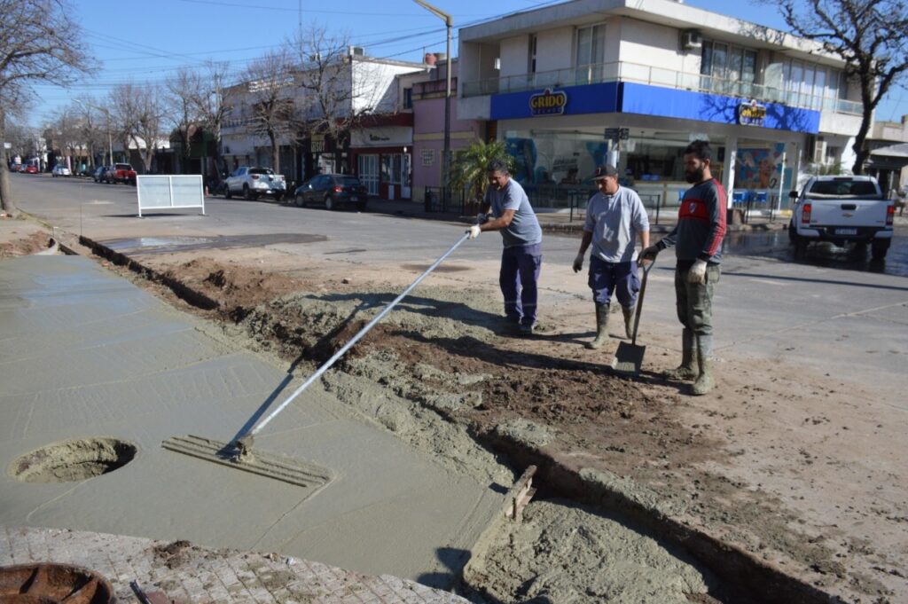 El Gobierno municipal avanza con su plan de bacheo y arreglo de calles de pavimento