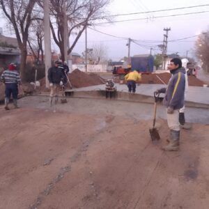 El Gobierno Municipal sigue ejecutando obras de pavimento en los barrios