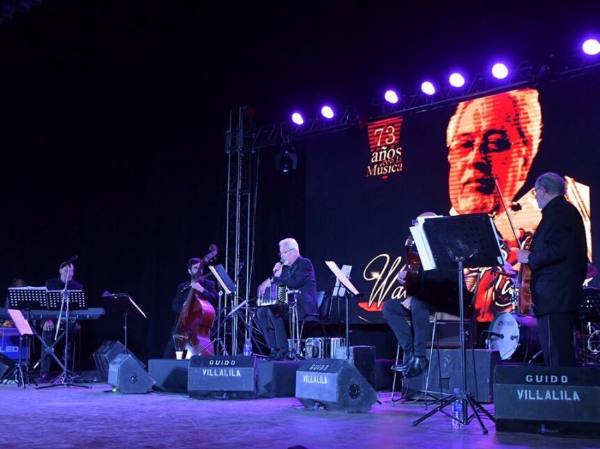 Walter Ríos deslumbró con su espectáculo en el Cultural, junto a destacados invitados Walter Ríos deslumbró con su espectáculo en el Cultural, junto a destacados invitados