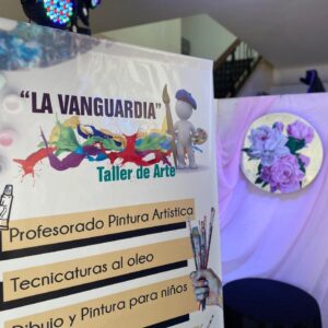 Muestra colectiva del taller La Vanguardia en el hall del Cultural