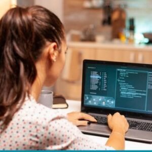 Oportunidades: convocan a mujeres de 12 a 21 años para aprender Informática y Programación
