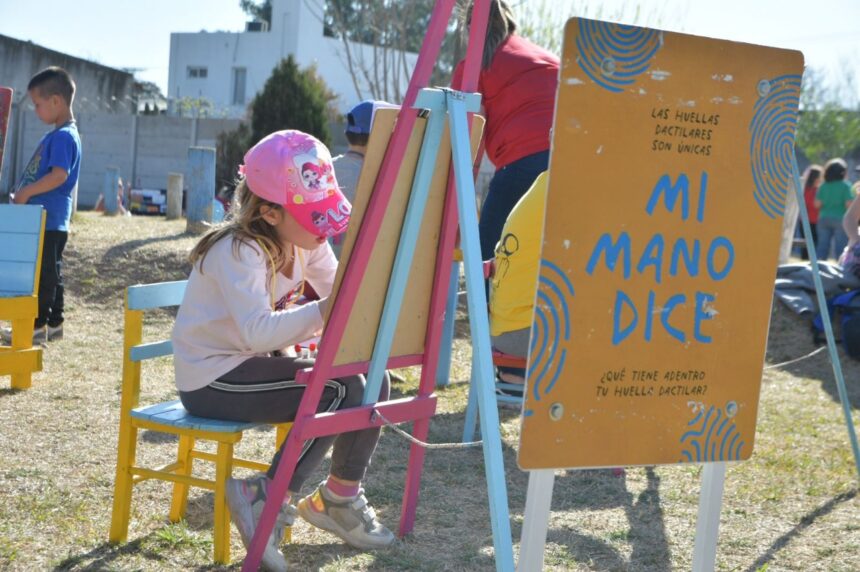 “Nuestros Patios Susurran para Infancias” volvió al espacio público en barrio Santa Rosa
