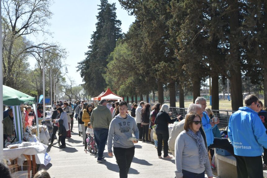 Exitoso retorno de la feria “Venite al Parque” al Parque Municipal General Belgrano