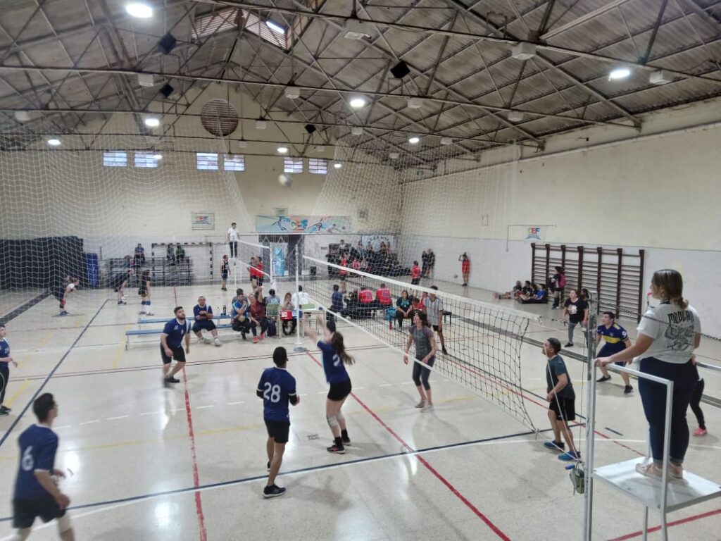 Primavera a puro vóley en el CEF