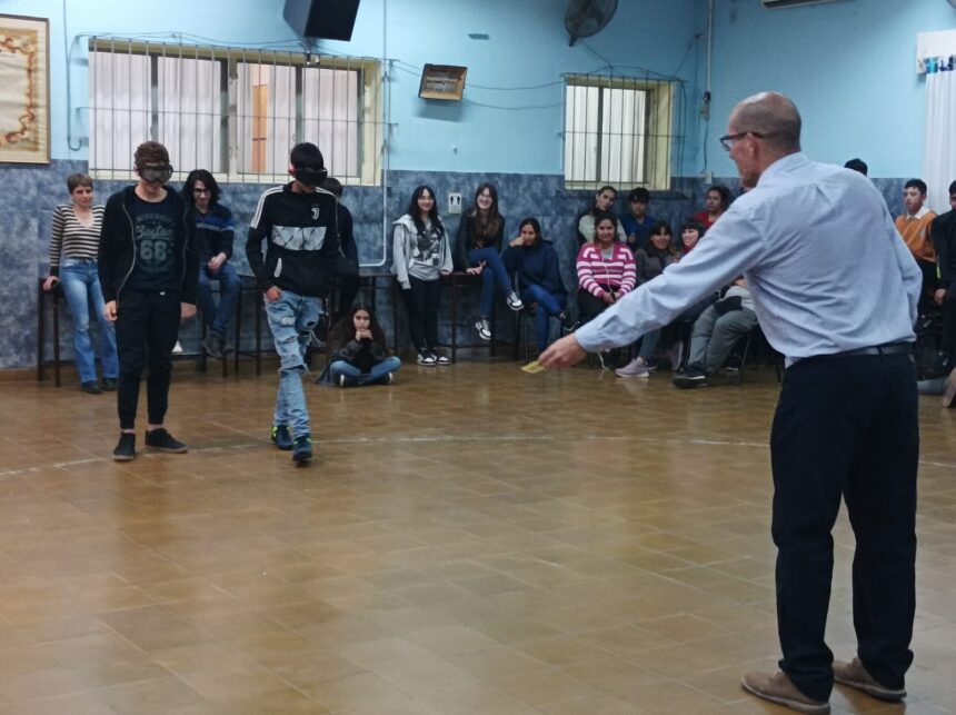 Prevención Vial: la Campaña Municipal “Bajá un Cambio” capacitó a alumnos de la Escuela 238