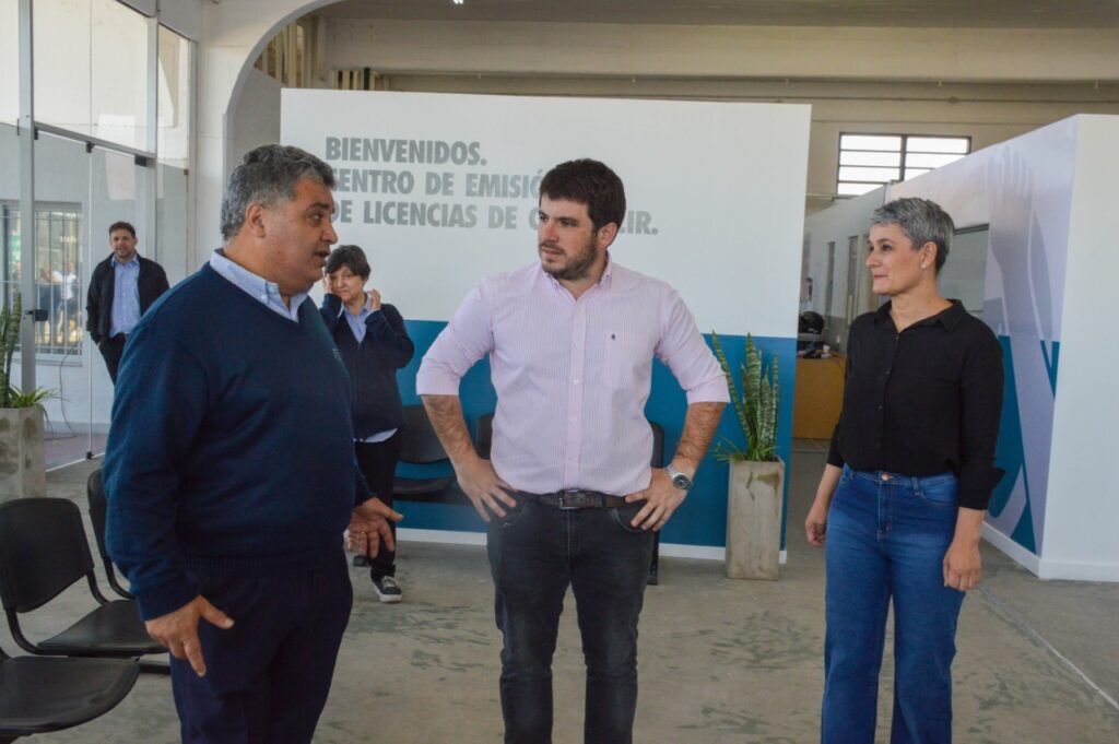 El intendente Chiarella inauguró las nuevas oficinas de licencias de conducir en Ruta 8 e Yrigoyen