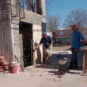 Comenzaron los trabajos del Gobierno Municipal para reparar el tanque de agua del barrio Mateo Fernández