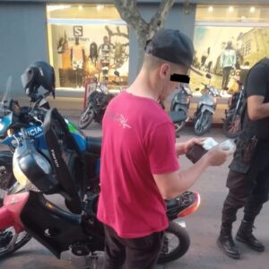 Sanción ejemplar: prisión preventiva para el motociclista que se resistió a control municipal y amenazó a una inspectora de Tránsito