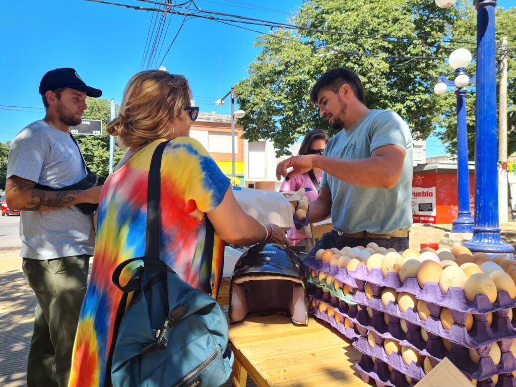 El programa “Huerteros en tu Barrio” despidió el 2022 en la plazoleta 26 de Abril del Centro I