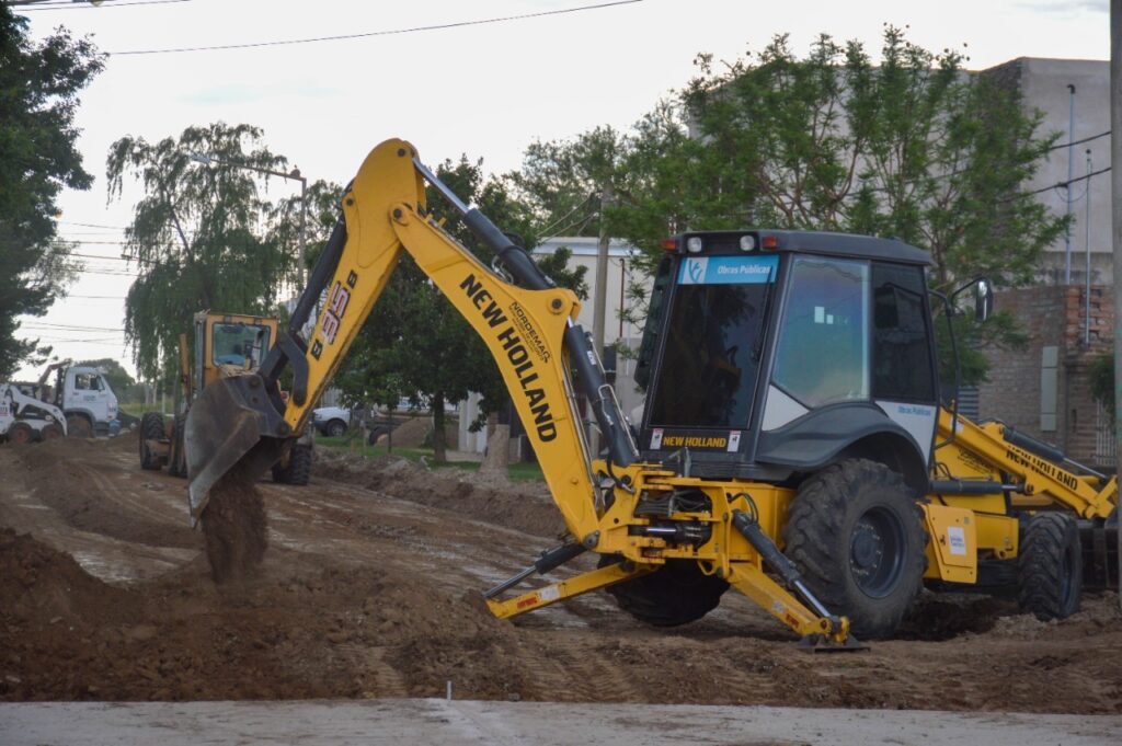 Intenso trabajo municipal de acondicionamiento de calles y desagües