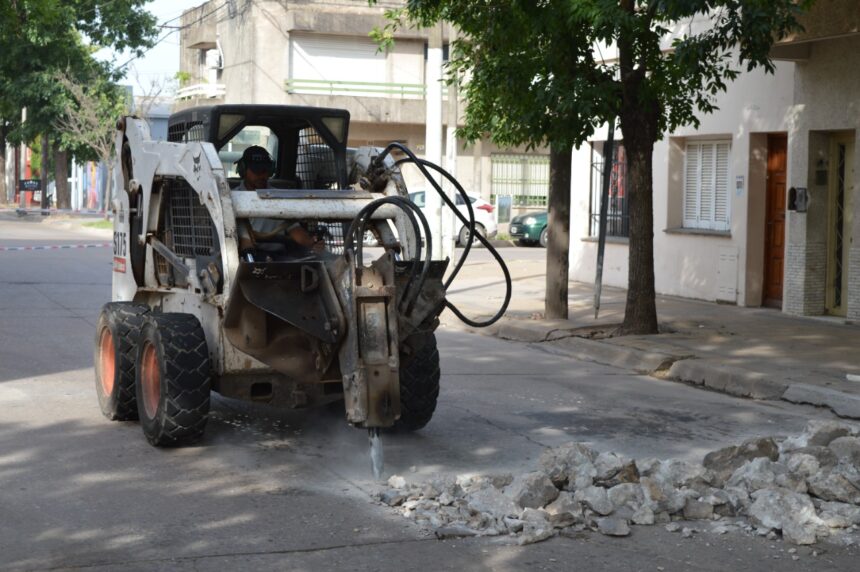 El Gobierno Municipal refuerza las tareas de bacheo y terminación en calles de pavimento
