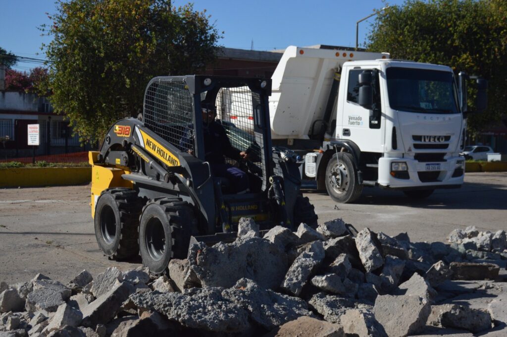 El Área Arreglo de Calles avanza con perfilado en barrio Dr. Favaloro