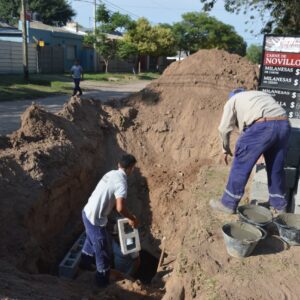 Conectan sumideros a desagües en Pueyrredón y Monteagudo