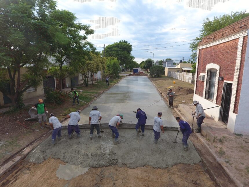El Gobierno Municipal ejecutó una nueva cuadra de pavimento en barrio Norte