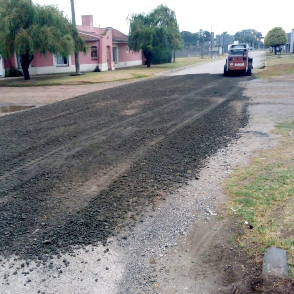 Mejorado y mantenimiento de calles de calzada natural