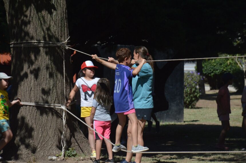 Los juegos de destreza marcaron el inicio de la colonia en el Parque Municipal