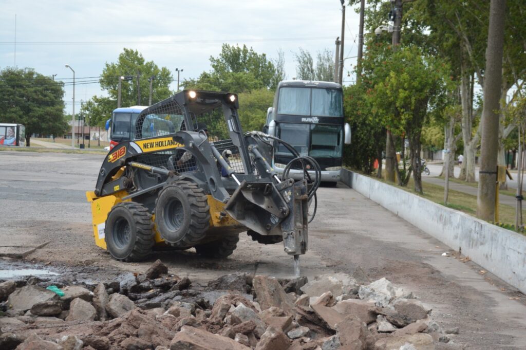 Actividad de las cuadrillas en acondicionamiento de calzadas y bacheo