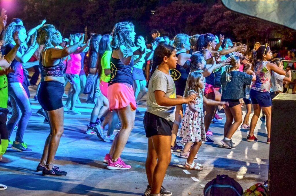 Más de 700 personas disfrutaron de la Noche de Ritmos II