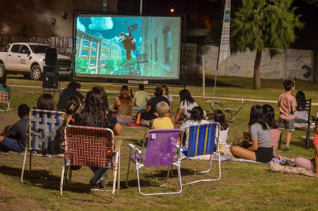 Nueva edición de “Cine bajo las Estrellas” con la proyección de “Red” en barrio Iturbide