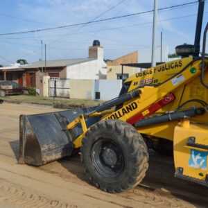 Cuadrillas municipales preparan el suelo para nuevas obras de pavimentación