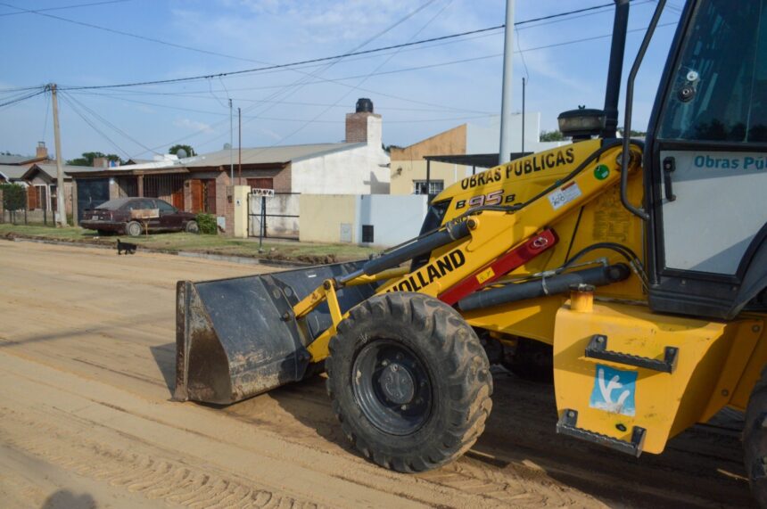 Cuadrillas municipales preparan el suelo para nuevas obras de pavimentación