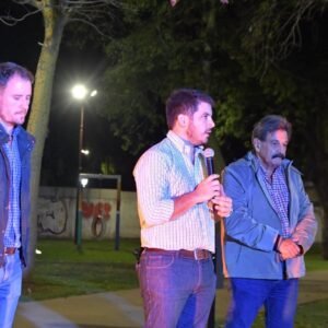 El intendente Chiarella y la Cooperativa Eléctrica inauguraron las luces led de la plaza Vera Peñaloza