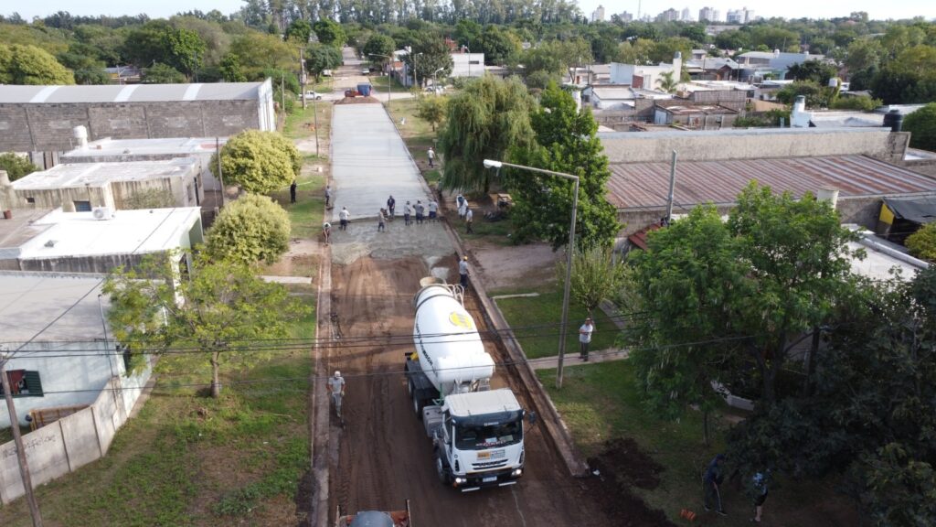 El Municipio ejecuta una cuadra más de pavimento y avanza con su plan de reparación de calles