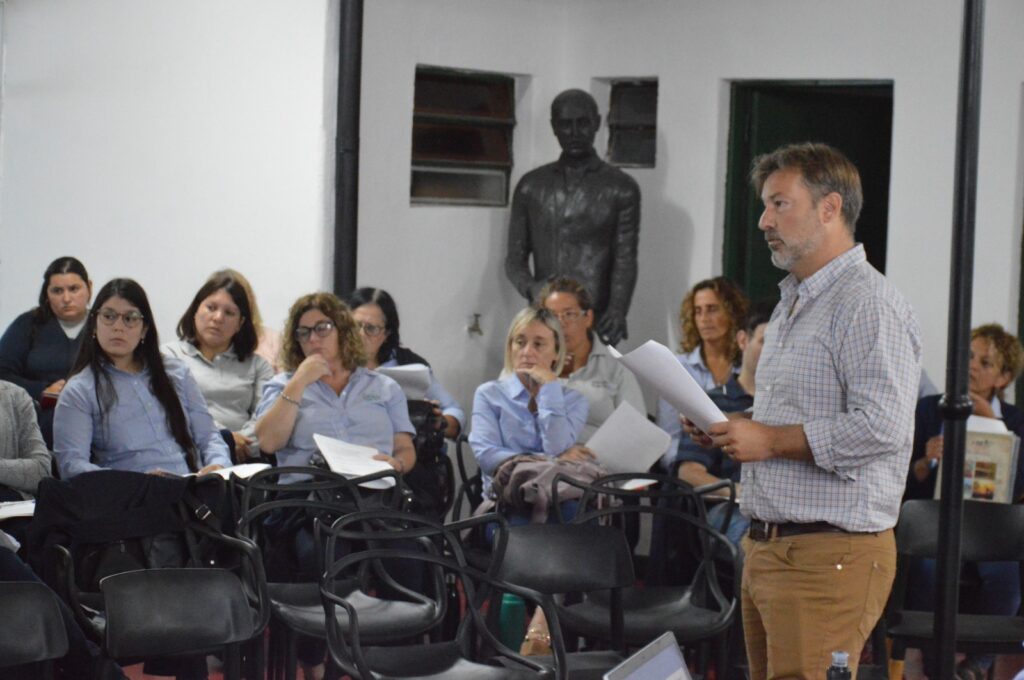 Por una administración más eficiente: capacitan a personal municipal sobre otorgamiento de licencias