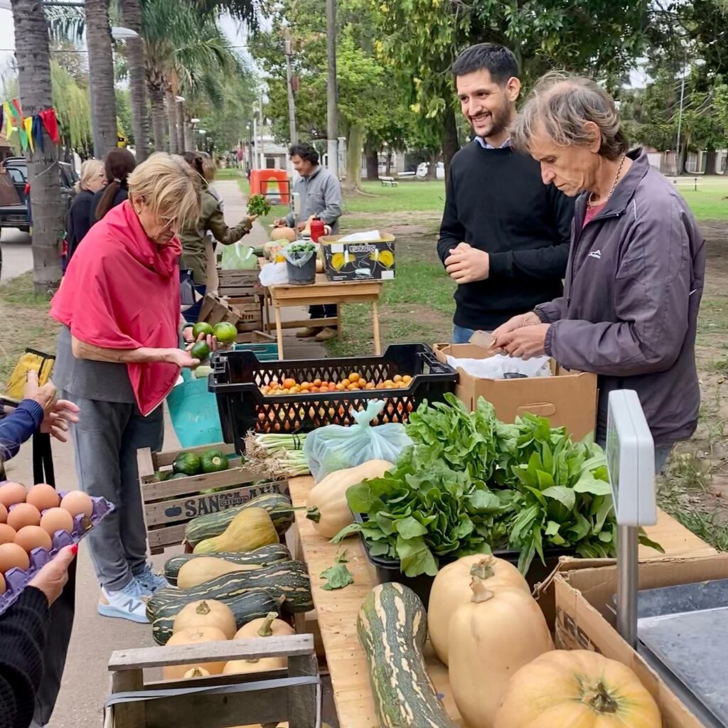 “Huerteros en tu Barrio” estará este miércoles en la plaza De la Familia