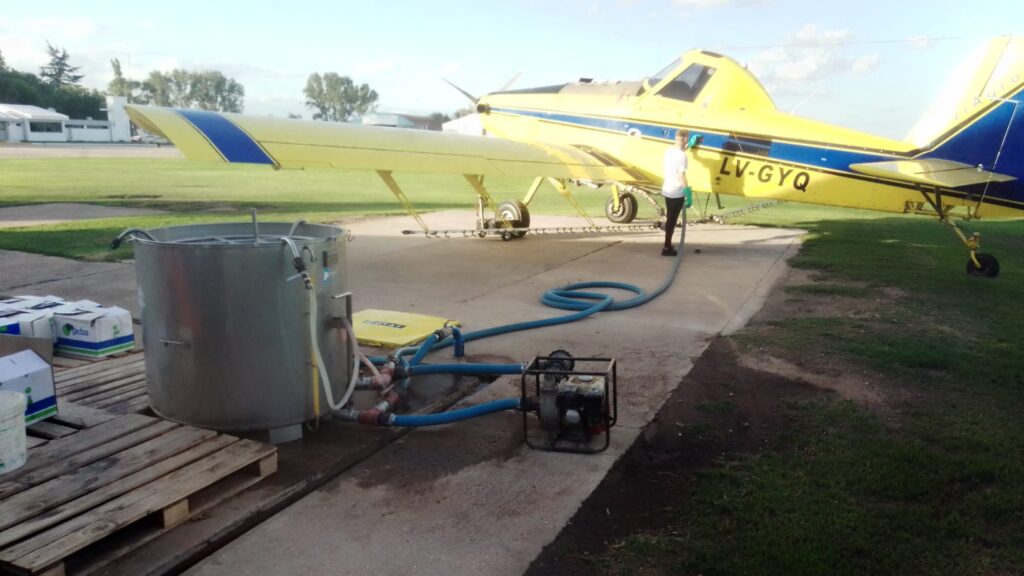 El Gobierno municipal avanza con el control de mosquitos y otras plagas a través de aplicaciones aéreas y terrestres