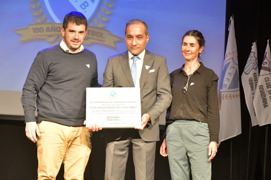 Reconocimiento del Intendente por el centenario de la Liga Venadense de Fútbol