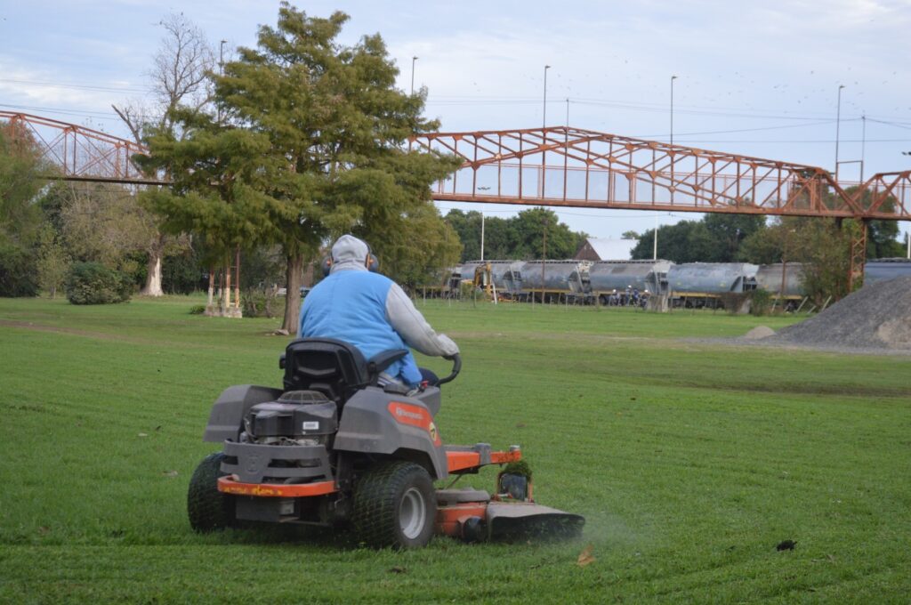 El Gobierno municipal intensifica los trabajos en los espacios públicos de la ciudad