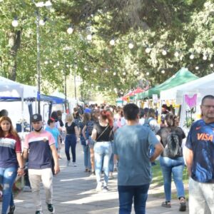 El “Paseo de la Ciudad” vuelve al Parque Municipal con emprendedores, patios gastronómicos y espectáculos